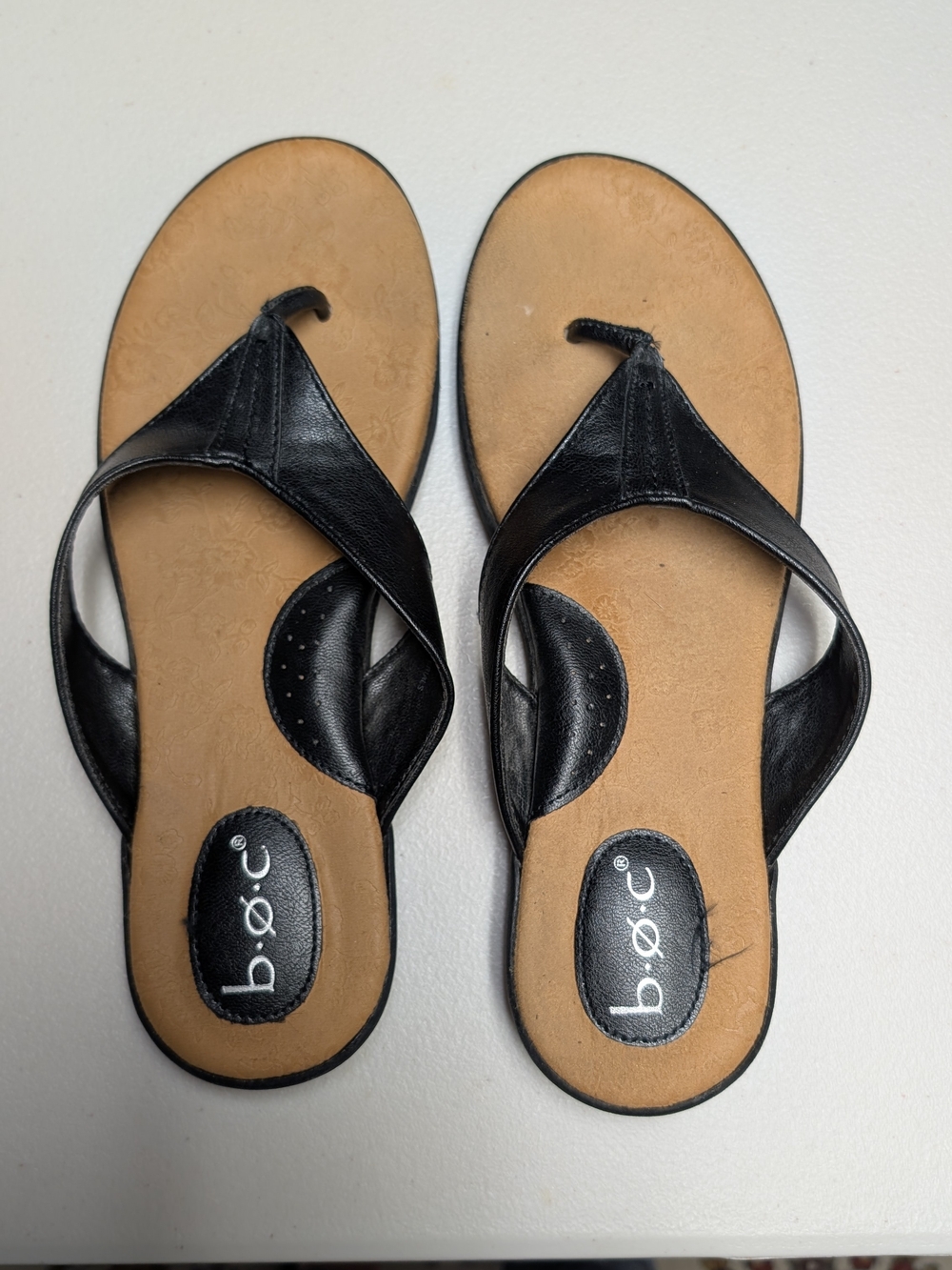 b.o.c. Black Leather Thong Sandals with Cushioned Footbed